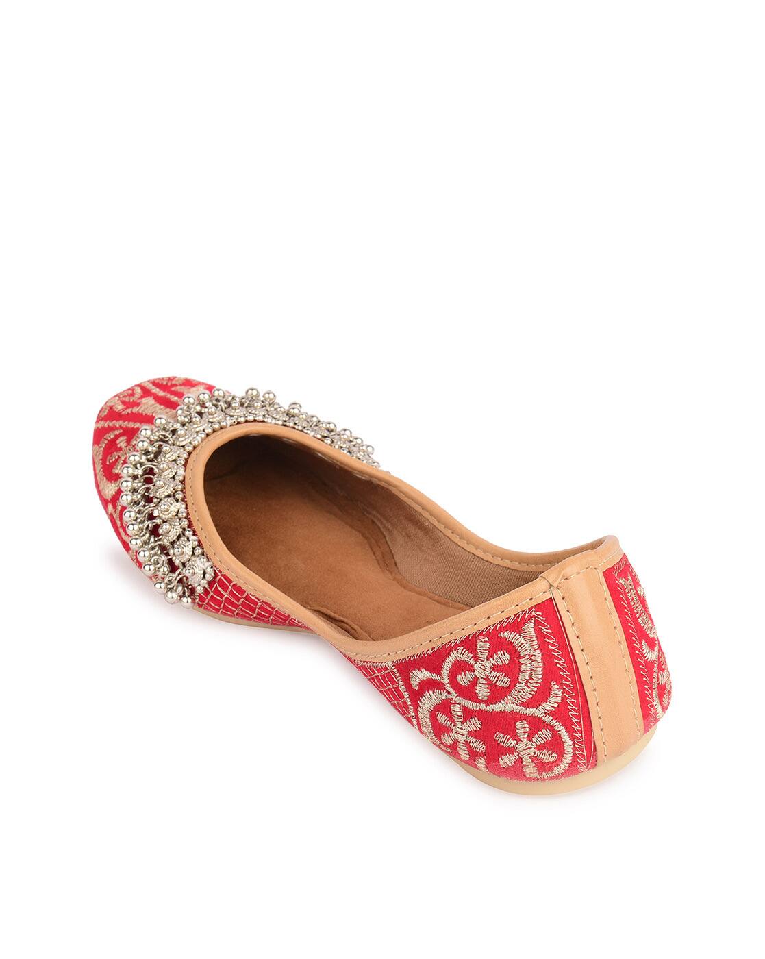 Handcrafted Embellished Juttis