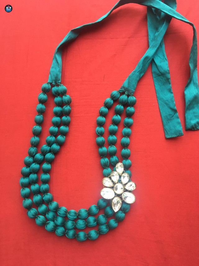 Peacock green colour fabric Neckpiece