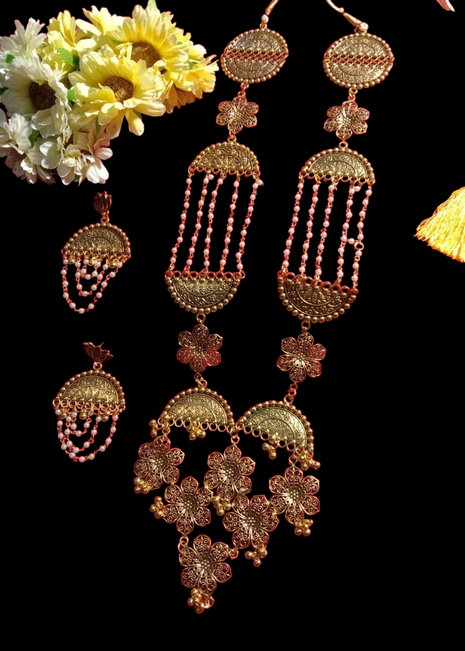 Golden Flower Necklace Set