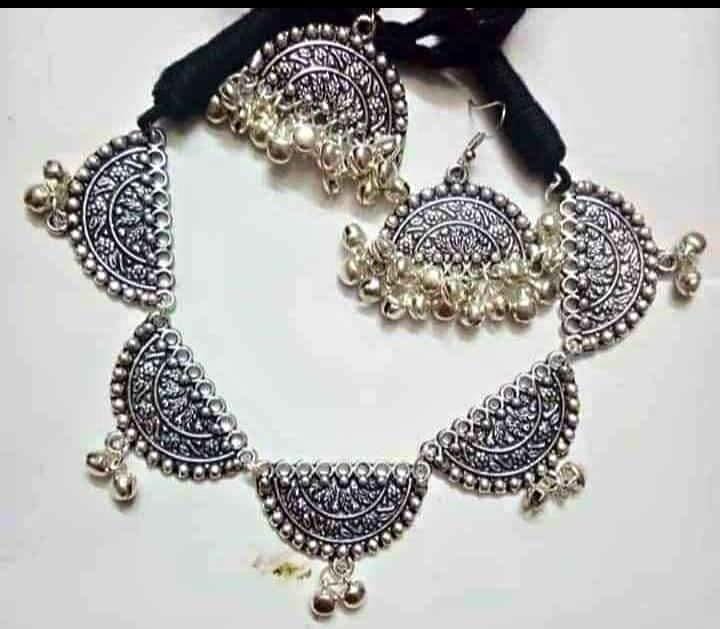Abstract Floral Necklace Set