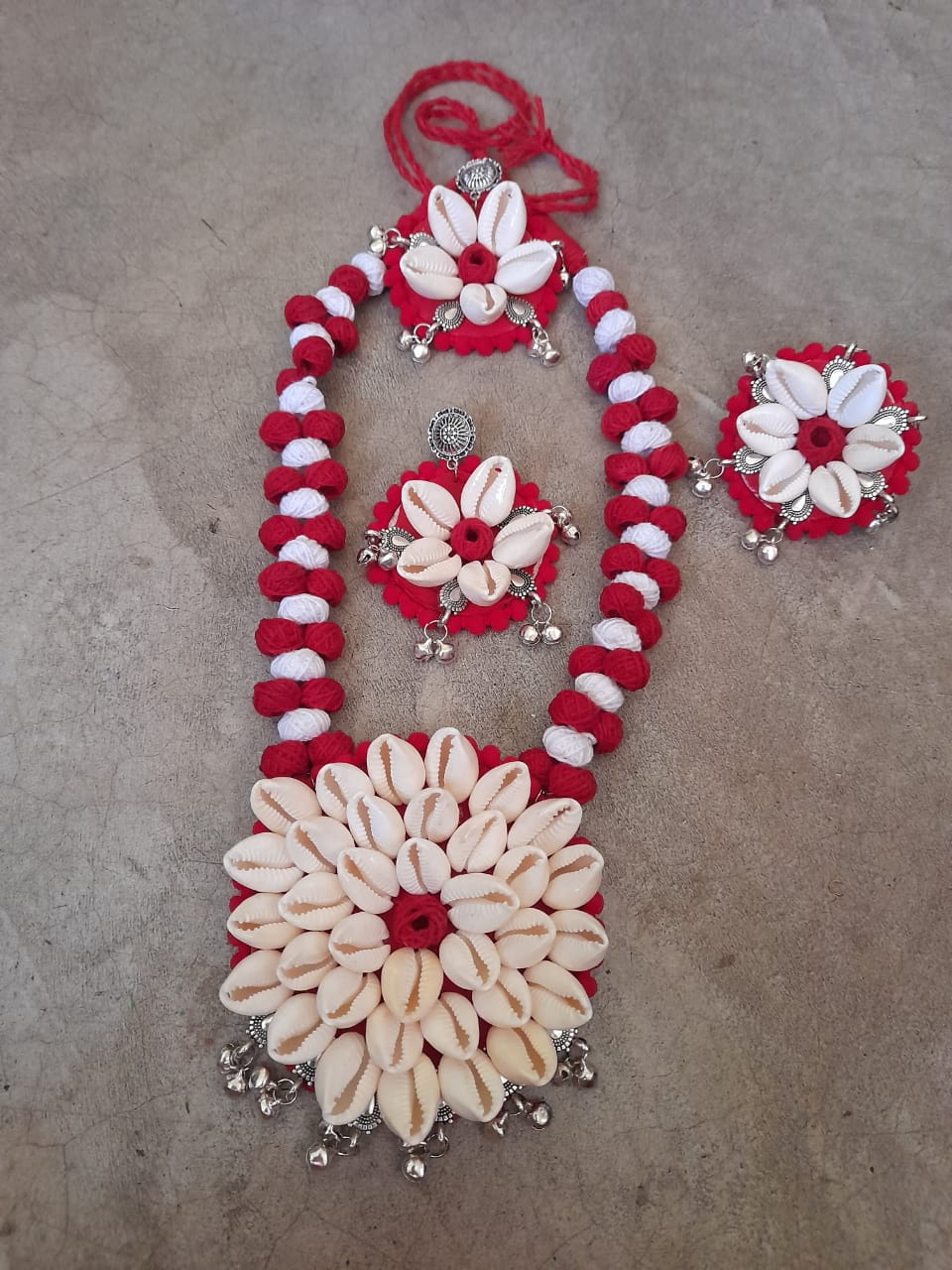 Cowrie Shell Flower Necklace Set